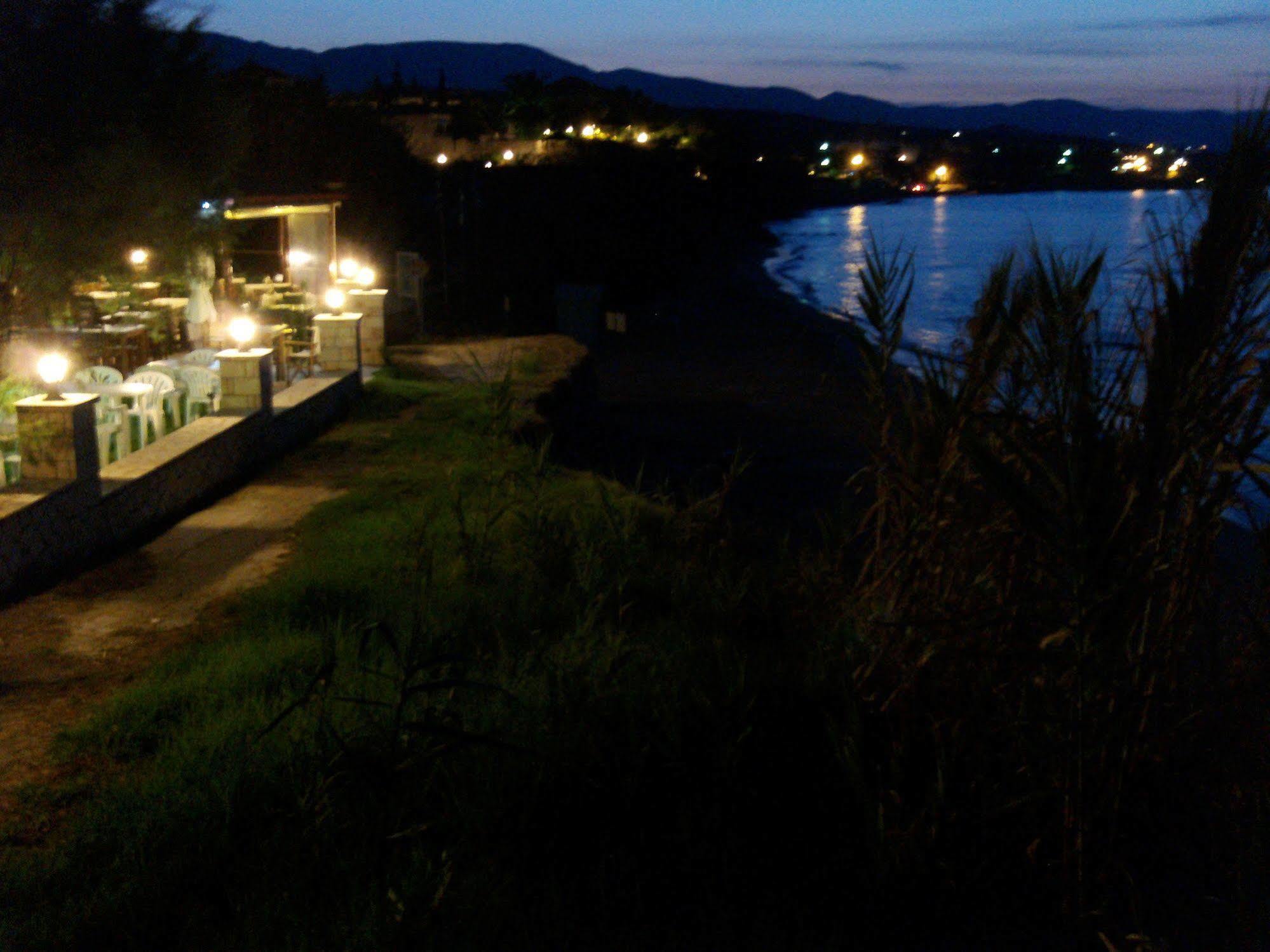 Kavos Psarou Studios & Apartments Екстер'єр фото